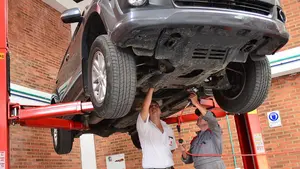 Cómo reparar tu vehículo en Navarra sin destrozarte la cartera: los consejos a la hora de acudir al taller mecánico