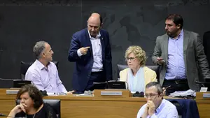 Bildu presiona a sus socios e impide debatir un texto que destacaba la importancia de un "corredor ferroviario" para Navarra