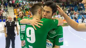 Amarga despedida de una temporada histórica: la afición reconoce un año para el recuerdo del Magna Gurpea