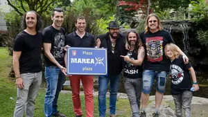 A golpe de guitarra: así ha inaugurado el grupo Marea su propia plaza en Berriozar