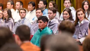 La Universidad de Navarra inviste a 140 nuevos doctores en una concurrida ceremonia