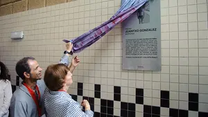 Homenaje a un grande de la natación navarra: la piscina cubierta de Aquabide honra al entrenador Juantxo González