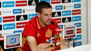 Los navarros Azpilicueta y Monreal, convocados con la selección española en los clasificatorios para el próximo mundial