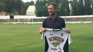 El Tudelano se refuerza con el centrocampista Víctor Bravo, de 33 años, que regresa al club ribero