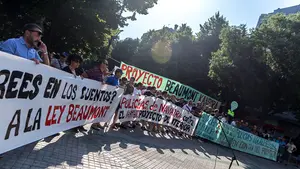 Beaumont y los polic&iacute;as navarros, directos a septiembre: se aplazan las enmiendas y se alarga la negociaci&oacute;n de esta pol&eacute;mica ley