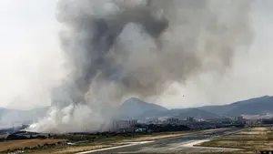La impresionante columna de humo del fuego de Esparza de Galar, vista desde distintos puntos de la Cuenca de Pamplona