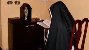 La monja a la que un joven le rompi&oacute; la nariz de un pu&ntilde;etazo en plena calle: "He pasado mucho miedo" 