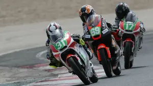 M&aacute;s de cinco mil espectadores acuden al Circuito de Navarra para ver el campeonato de Espa&ntilde;a de velocidad