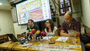 Las peñas presentan sus pancartas para los Sanfermines 2017 y se preparan para su día grande el próximo 1 de julio