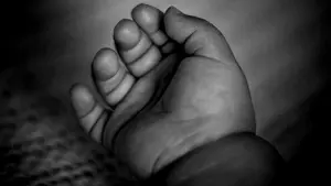 El Parlamento de Navarra incluye a los bebés robados como víctimas de la represión del golpe militar de 1936