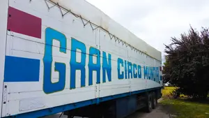 El Gran Circo Mundial se instala en la Chantrea para sorprender a la Pamplona más sanferminera durante las fiestas