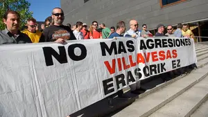 Los chóferes de las villavesas de Pamplona vuelven a concentrarse contra las agresiones a los trabajadores