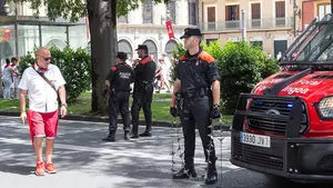 Alerta terrorista en Navarra: los agentes de la Policía Foral podrán portar su arma fuera de servicio