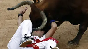 Golpes y quiebros tras el quinto encierro: la 'diversi&oacute;n' en la plaza de toros tiene nombre de vaquilla