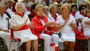 Las jotas 'de toda la vida' regresan al paseo de Sarasate: hasta 600 asientos para disfrutar de las actuaciones