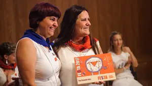 Los del Bronce otorgan el premio Festa a las primeras mujeres que 'pusieron banda sonora' a las calles de Pamplona