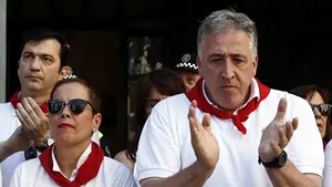 El alcalde de Pamplona obvia mencionar a San Fermín y se olvida de anunciar que "ya falta menos" en el Pobre de Mí