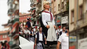 Cohete en femenino: Burlada propone que una de estas cinco candidaturas de mujeres lance el chupinazo de sus fiestas