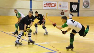 El Iruña hockey debuta en la OK Bronce Norte recibiendo al Compañía de María de La Coruña