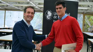 El alumno del colegio Irabia Ignacio Bayo vence en la VI Olimpiada de Dibujo Técnico de la Universidad de Navarra