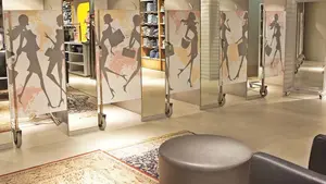 Piden 3 años y medio de cárcel por grabar a una niña cambiándose en un probador de Pamplona