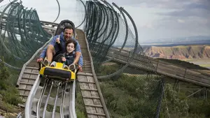 Saltos desde 140 metros, tirolinas y animales: las actividades más divertidas en Navarra para vivir una aventura en familia