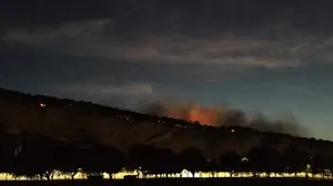 Los bomberos continúan con las labores de extinción del incendio declarado en Falces, que ya está controlado