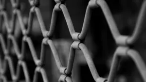 Piden analizar las bajeras de jóvenes y medidas para impulsar negocios en locales vacíos de La Milagrosa