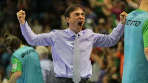 Imanol Arregui, 20 temporadas en el Magna Osasuna tras renovar para tres temporadas más como entrenador