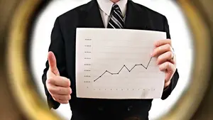 Los navarros, cansados de los comerciales de la luz: engaños, falsos descuentos y penalización para dar de baja el servicio