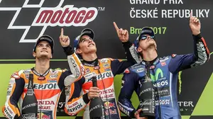 Podio español en el Gran Premio de la República Checa con un emocionante recuerdo a Ángel Nieto