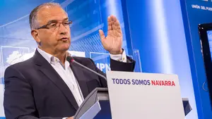 UPN acusa a Bildu de incumplir el reglamento municipal retirando el escudo de Pamplona del uniforme de la policía