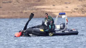 Ahogado un conductor que se ha caído al mar dentro de su coche en el Puerto del Musel