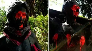 Profanan las estatuas de Lola y su hijo Antonio Flores en el cementerio madrileño de la Almudena