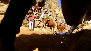 El quinto Pilón de Falces, con un corredor que se ha caído en el último tramo, en vídeo
