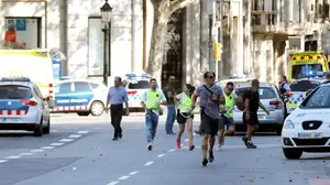 Código rojo absoluto: el atentado de Barcelona activa todas las alertas y la 'operación jaula' para evitar la huida del autor