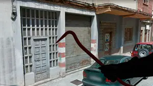 Reventaba las persianas de los bares: detenido un menor por robar alcohol y dinero de locales en San Fermín