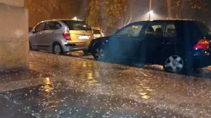 Mientras dormías: una tormenta de granizo sobresalta a Pamplona de madrugada y deja más de 8 litros en 20 minutos
