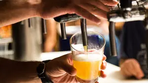 Multa de 8.000 euros por el servicio de una consumición: cuando la mala suerte llegó al bar de un hostelero 