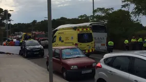 Al menos cinco muertos en un trágico accidente en Salou tras chocar un coche contra un autobús
