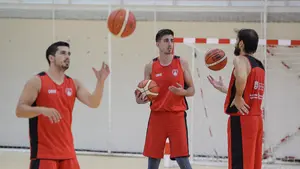 Las mejores imágenes del nuevo Basket Navarra en el pabellón Arrosadía