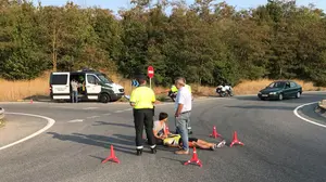 Herido un ciclista al ser atropellado por un coche cuando circulaba por la carretera de Noáin