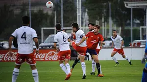 Osasuna B arranca un punto ante el Caudal en Mieres y rompe su racha de ocho derrotas