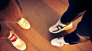 Detenidos seis menores por abusar sexualmente de otras dos j&oacute;venes: les abordaron para 'tocarles' en plena calle