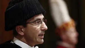 El rector de la Universidad de Navarra reclama la "importancia del periodismo" ante personajes como Trump