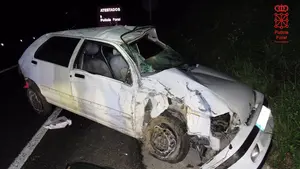Dos jóvenes han resultado heridos graves en Leiza al chocar su coche contra un talud y sufrir un vuelco