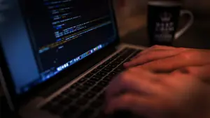 Piden prisión para un hombre que fingió ser menor con el objetivo de lograr fotos desnudas de una joven de 13 años