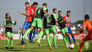 Nueva derrota; el Izarra no reacciona y se vuelve de vacío en su visita al filial del Sporting de Gijón
