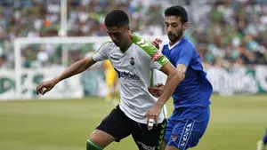 El colista no arranca: la Peña Sport aguanta hasta el descanso y pierde ante el Racing en el Sardinero