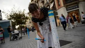 Vuelve la noche más larga del Ensanche: los comercios llenarán sus calles de música, regalos y sorteos